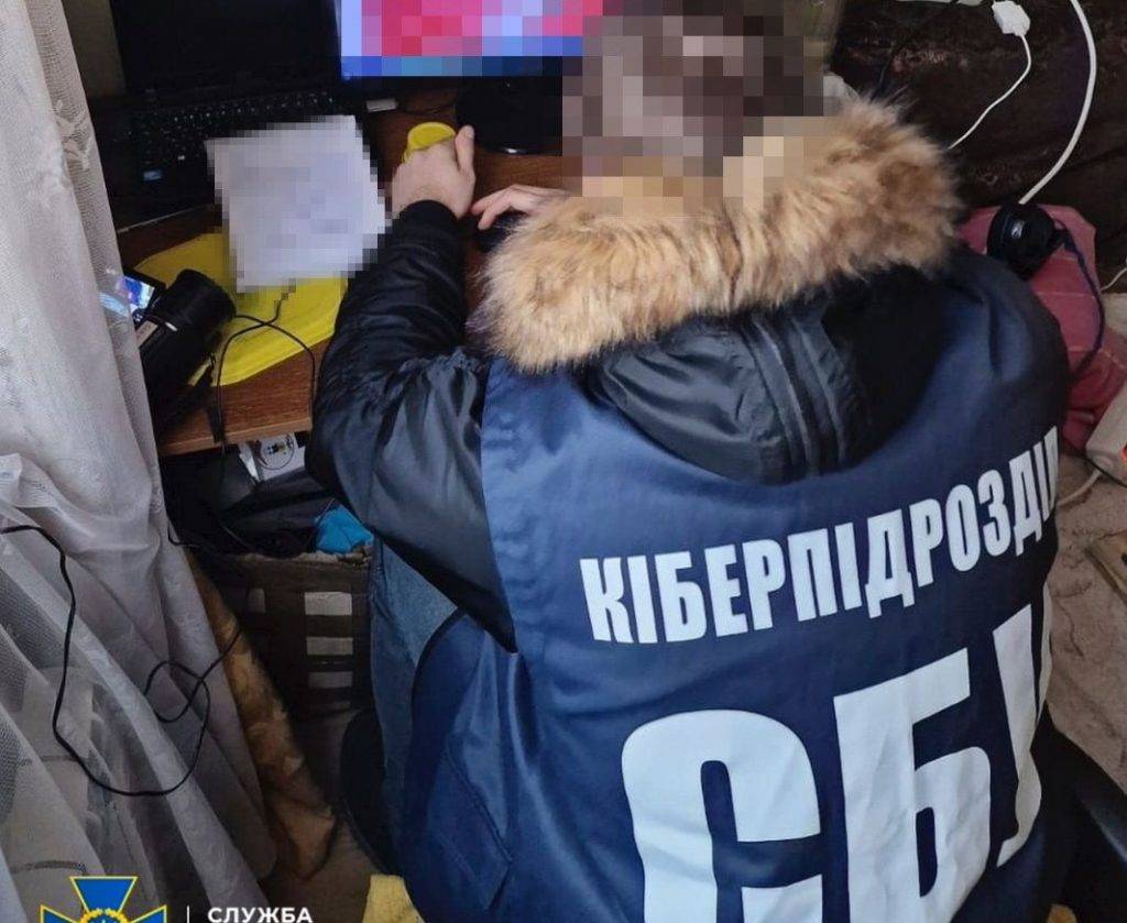 Готував кібератаки на урядові сайти України: СБУ затримала російського хакера. ФОТО