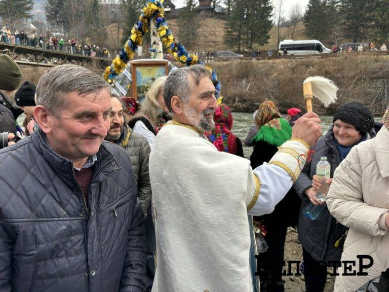 Як священник з Франківщини лишив парафію у Парижі й пішов на війну