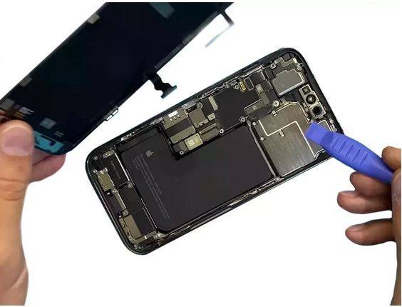 Профессиональная замена экрана iPhone 14 Pro: когда проводится