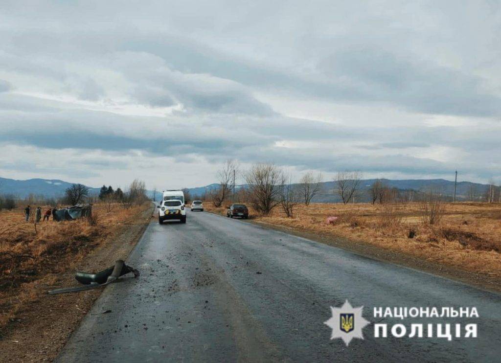 У ДТП на Прикарпатті загинув керманич легковика та травмований пасажир. ФОТО