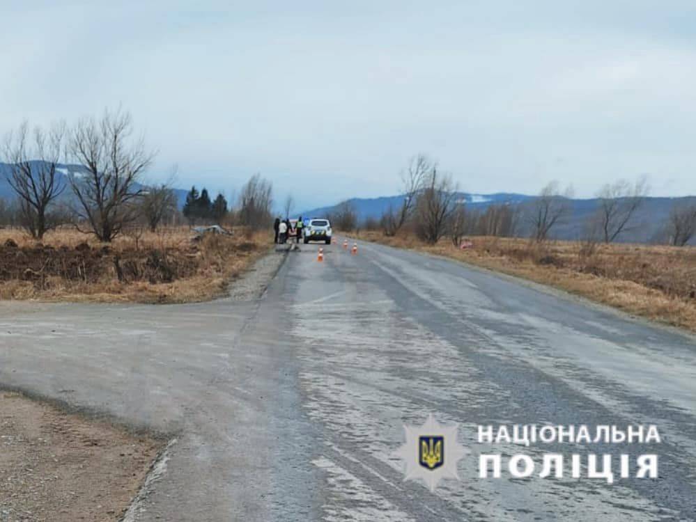 У ДТП на Прикарпатті загинув керманич легковика та травмований пасажир. ФОТО