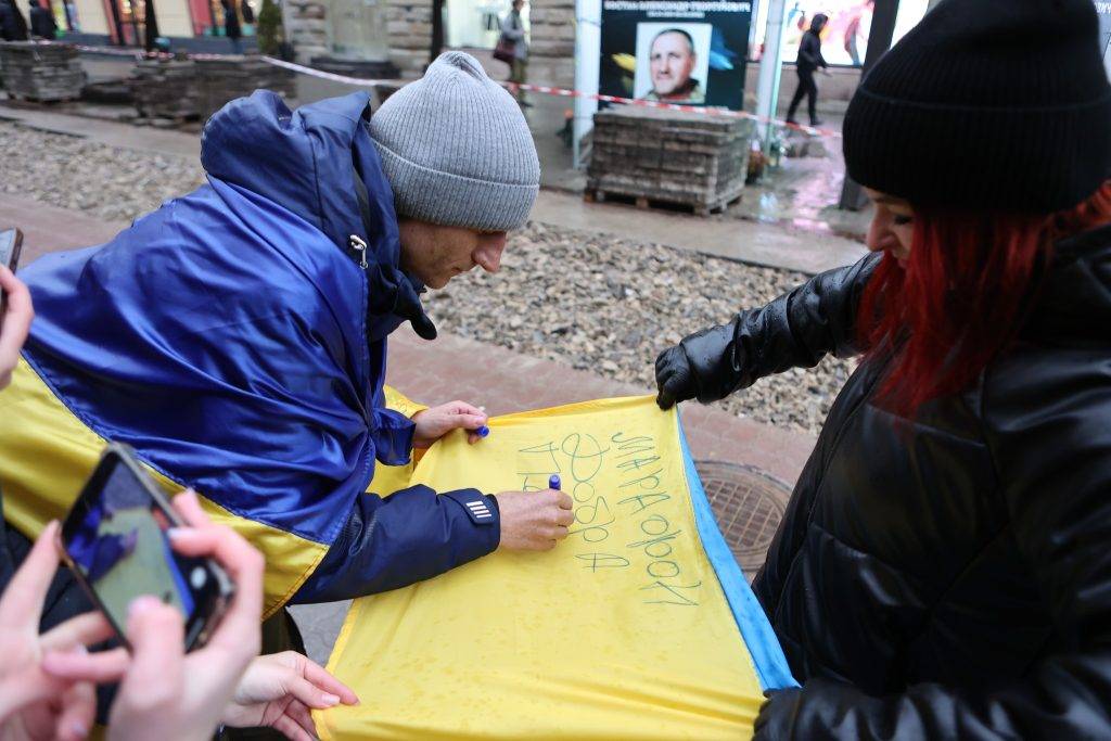 Азовець Петро Скрипка пройшов від Києва до Франківська на підтримку військових. ФОТО