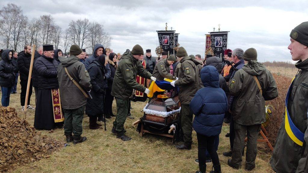 На Богородчанщині провели в останню путь земляка-героя Тараса Герасимовича