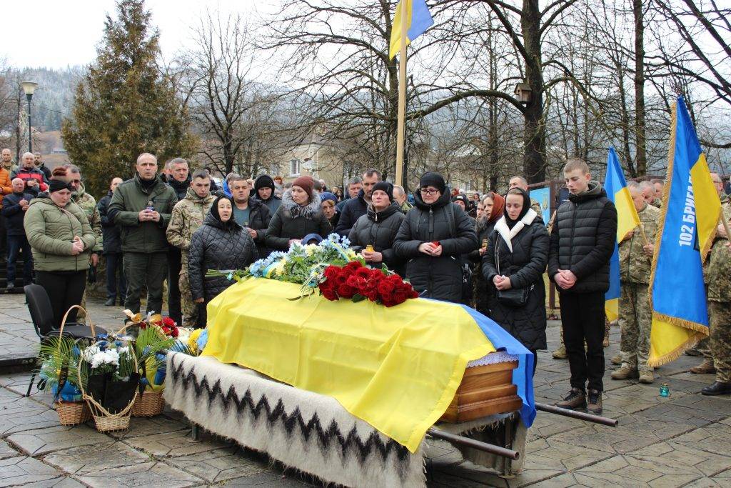 Верховинщина зустріла на щиті загиблого земляка-героя Миколу Струця