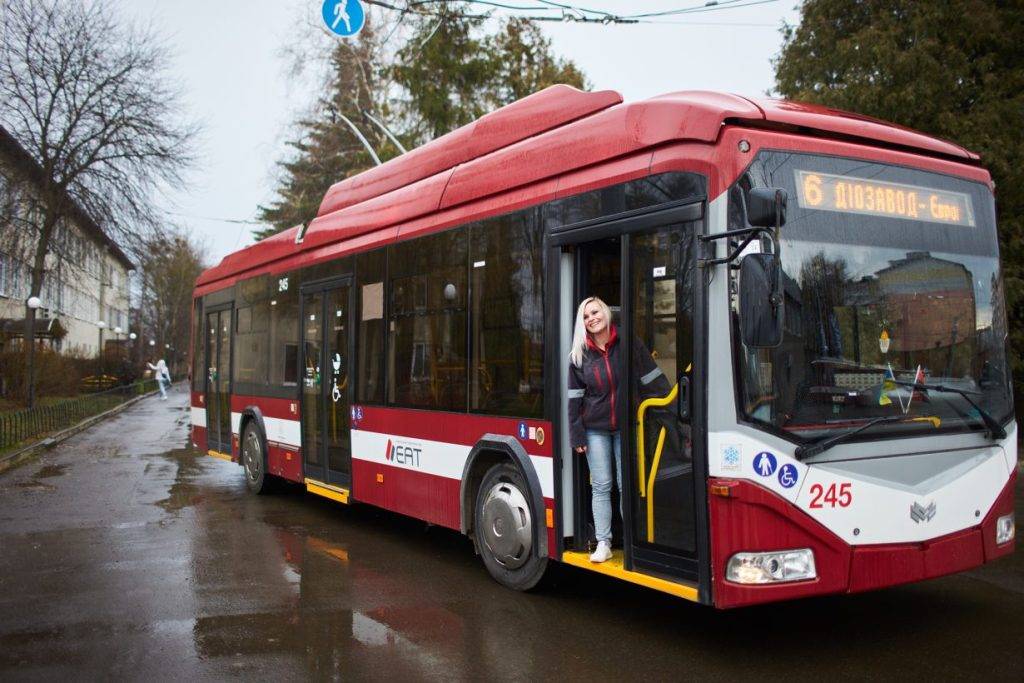 У Франківську запрошують на роботу водіїв тролейбусів