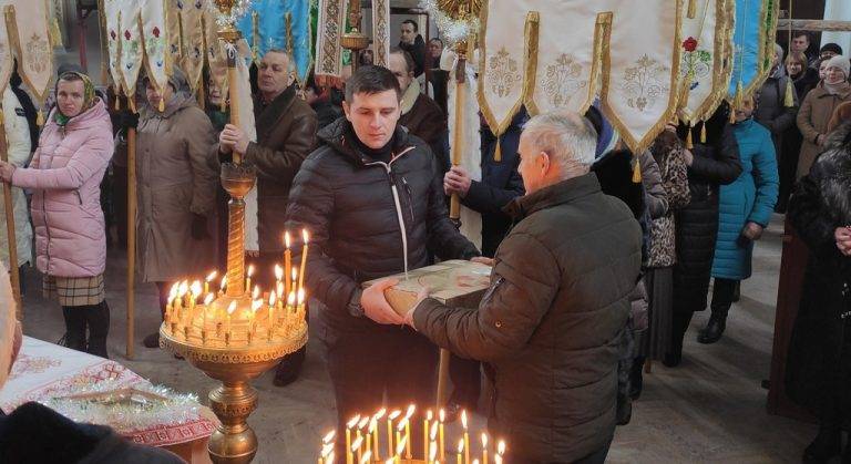 На Рогатинщині віряни храму придбали дрон бійцям бригади “Едельвейс”