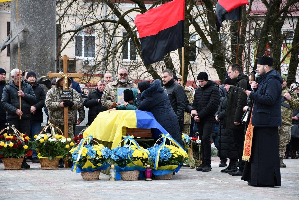 Рогатинщина зустріла полеглого на війні Героя Івана Новіцького