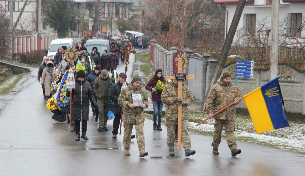 У Івано-Франківській громаді попрощалися із полеглим захисником Романом Свораком