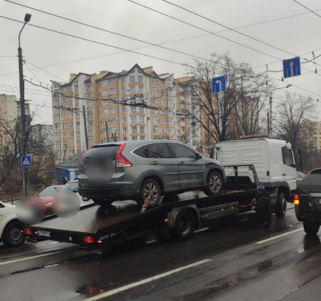 У Франківську водій з ознаками сп'яніння, втікаючи від патрульних, скоїв ДТП