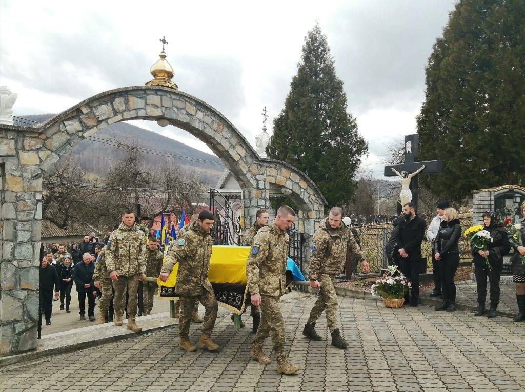 На Коломийщині громада велелюдно провела у вічну путь "едельвейса" Юрія Татарчука