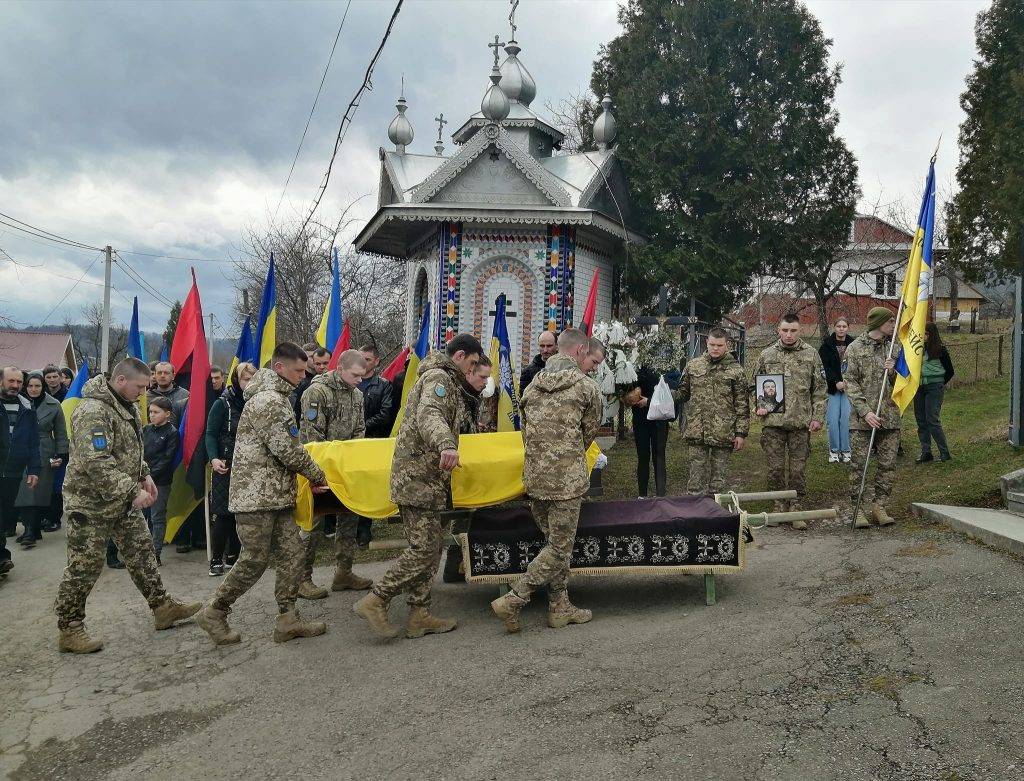 На Коломийщині громада велелюдно провела у вічну путь "едельвейса" Юрія Татарчука