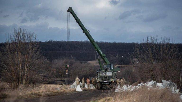 Коломия виділила гроші на будівництво оборонних споруд на Донеччині