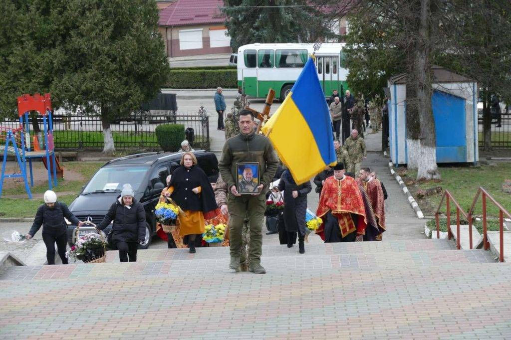 Калуська громада провела на вічний спочинок Героя Володимира Даниліва