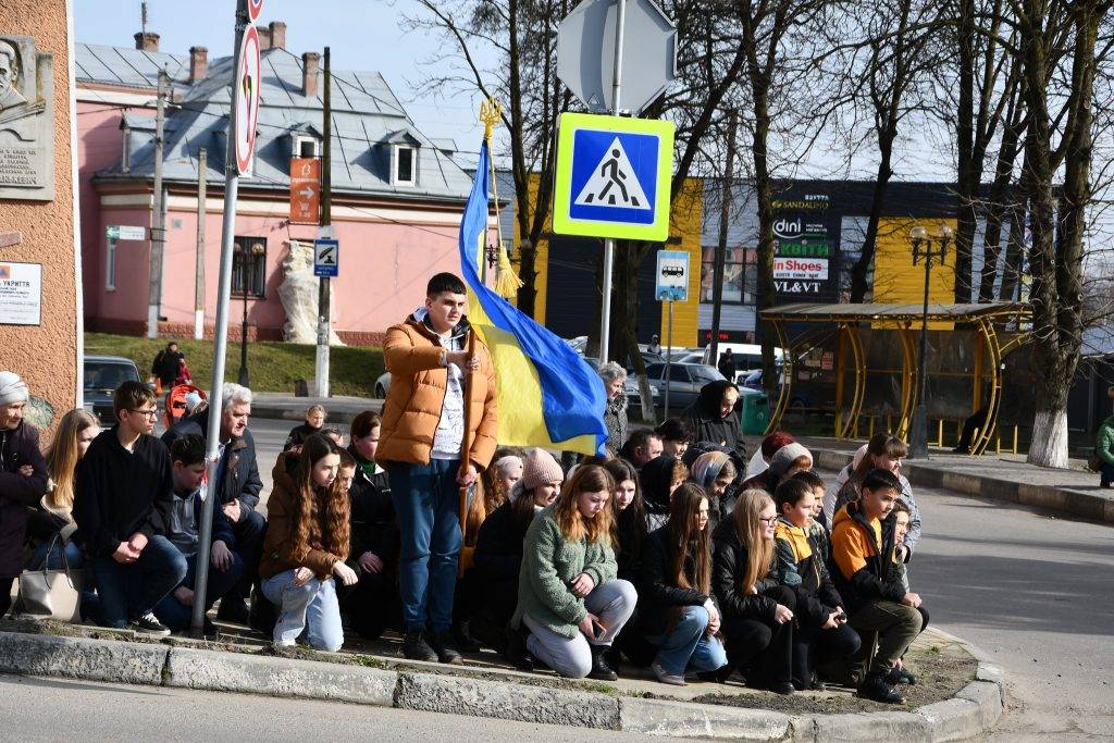 Рогатинська громада з почестями зустріла траурний кортеж з тілом воїна Івана Росоловського