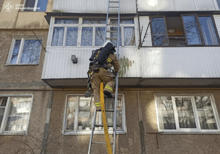 В одній із багатоповерхівок Калуша горіла квартира