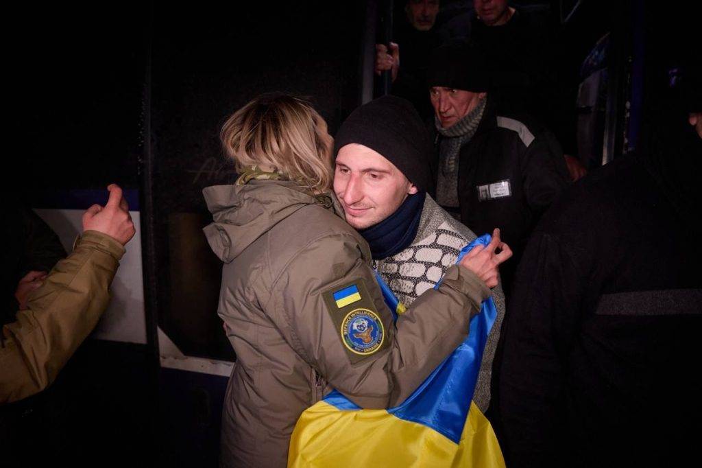 Україна повернула з російського полону ще 100 захисників. ФОТО