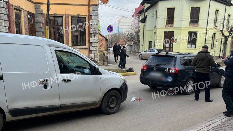 В Коломиї “стукнулися” дві автівки. ФОТО