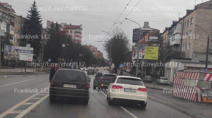 У ранковий час в Івано-Франківську трапилися одразу дві ДТП