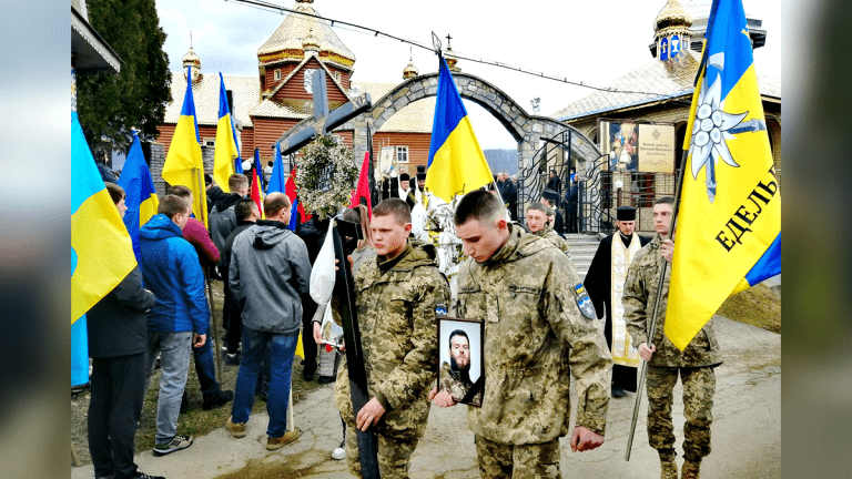 На Коломийщині попрощалися з загиблим воїном Юрієм Татарчуком. ФОТО