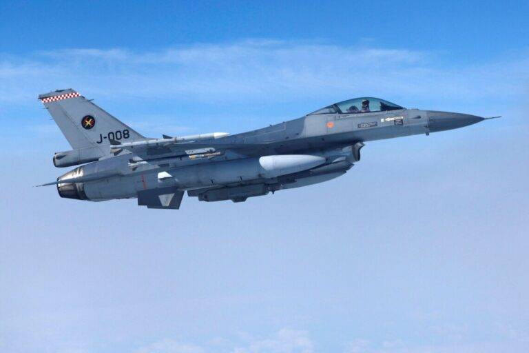 Влітку Україна матиме 6 винищувачів F-16 та 12 підготовлених пілотів, – NYT