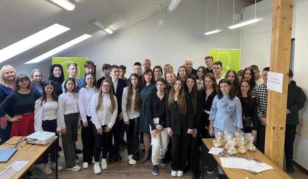 Калуські ліцеї,фіналісти Зимової школи учнівського самоврядування,Калуську міську раду