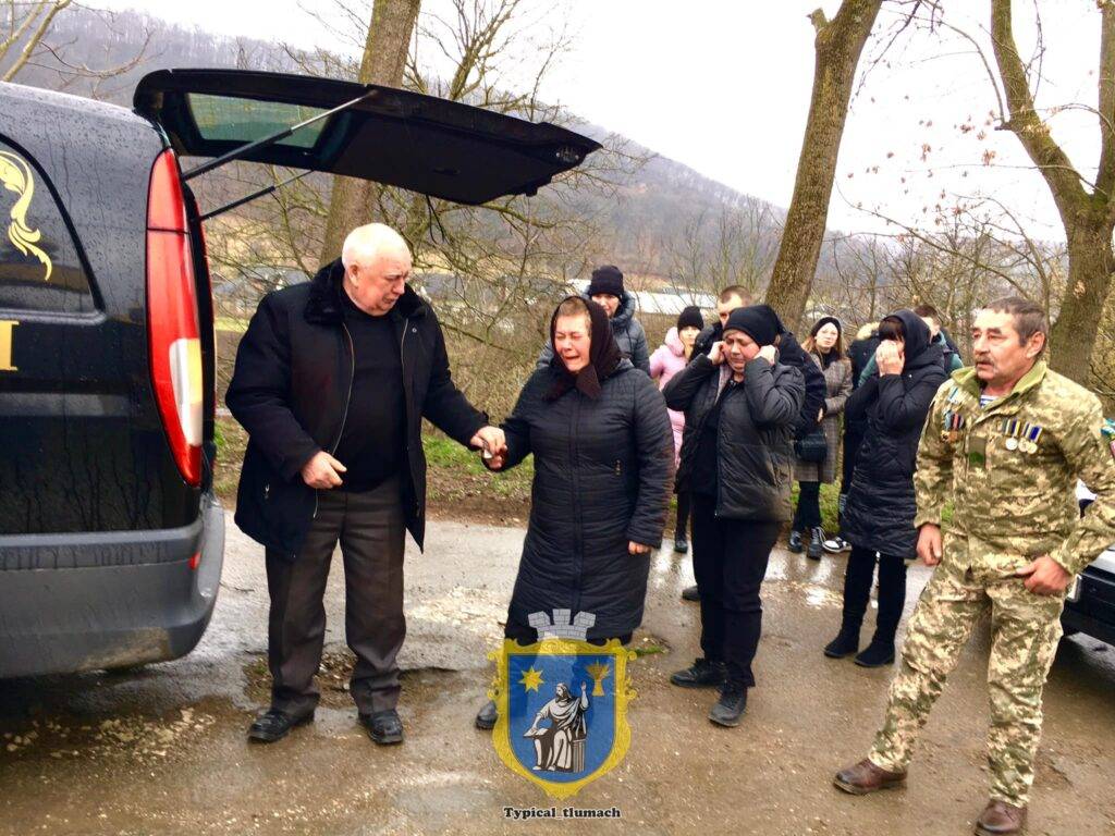 Тлумацька громада зустріла "на щиті" захисника Ярослава Глушка