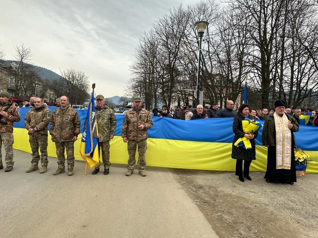 Верховинщина попрощалася із вірним сином України - захисником Андрієм Зеленчуком