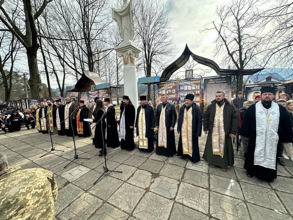 Верховинщина попрощалася із вірним сином України - захисником Андрієм Зеленчуком