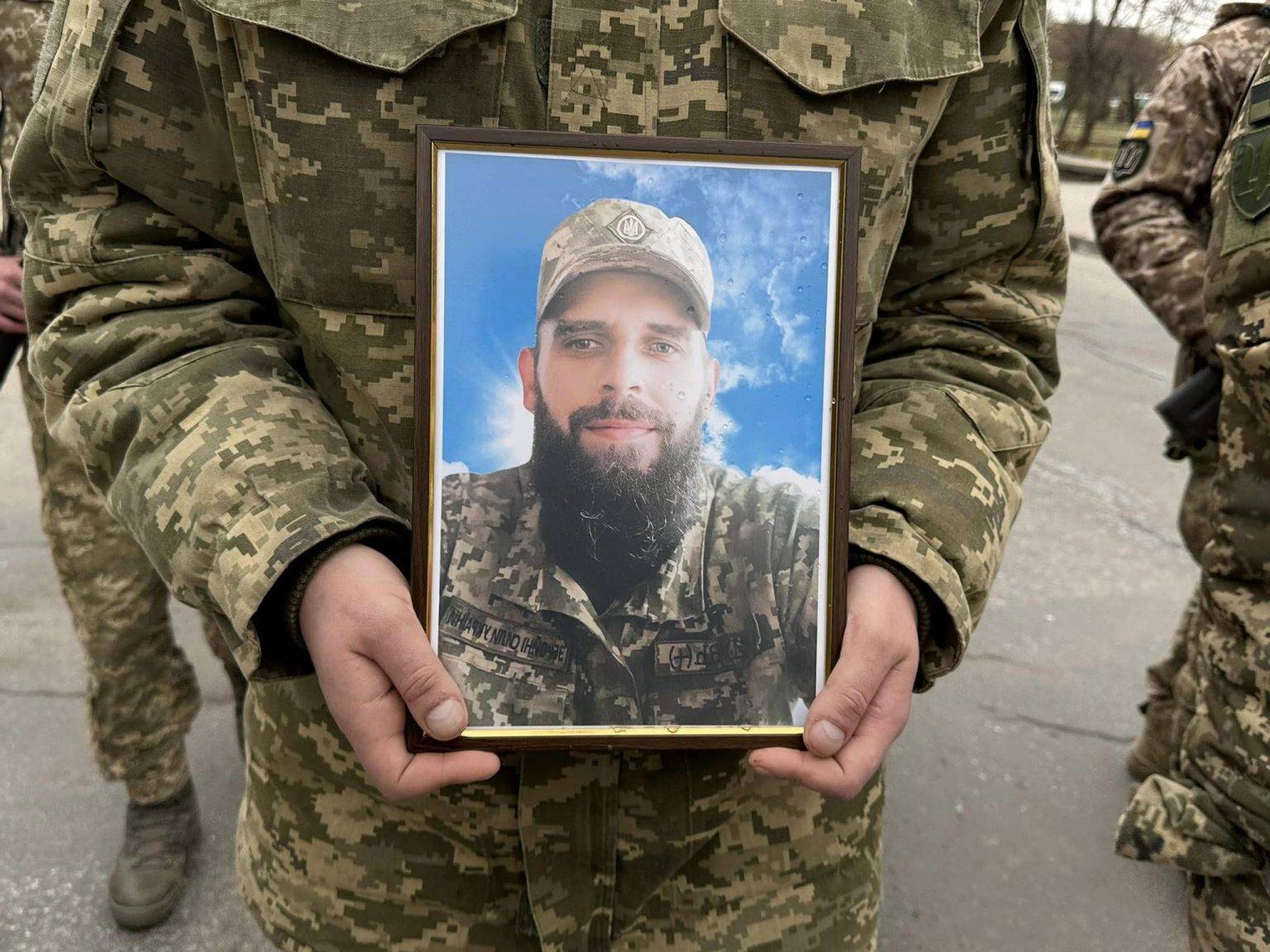 Надвірнянці провели в останню дорогу свого Героя,Коцька Юрія,голова Надвірнянської міської ради Зіновій Андрійович