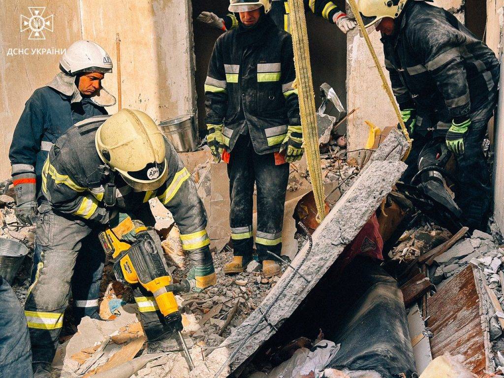 знайшли ще одну жінку з немовлям,влучання по дев'ятиповерхівці в Одесі,ДСНС,Одеська ОВА