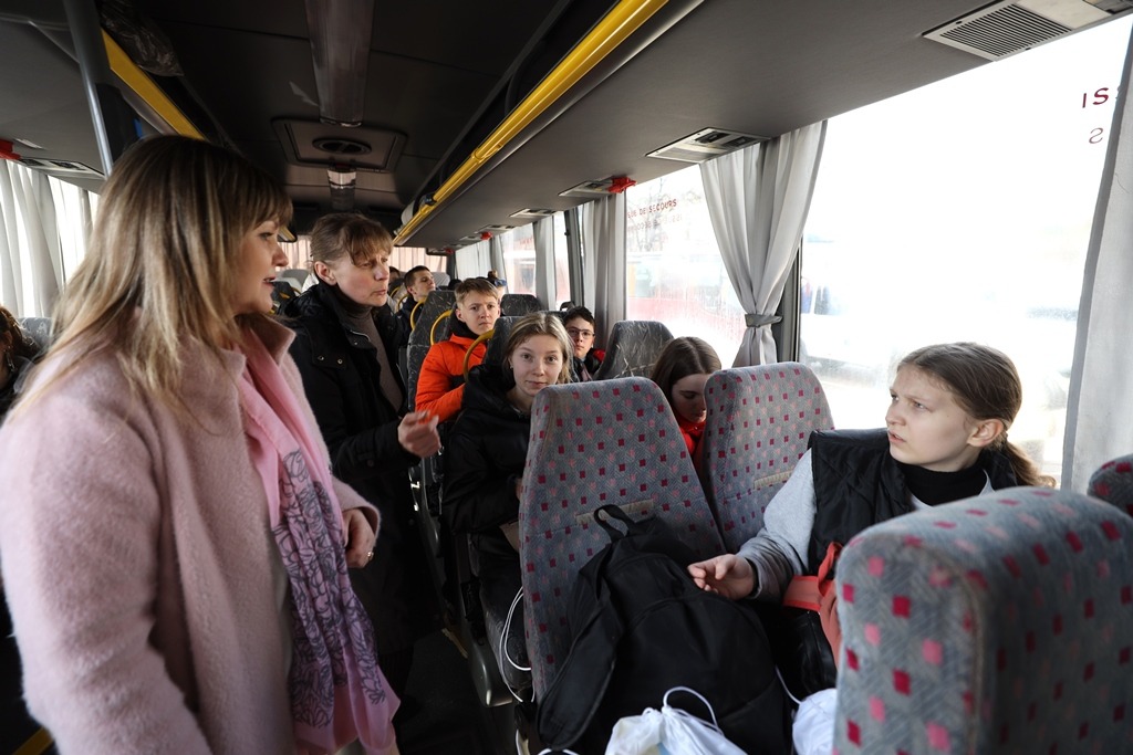 Діти з прикордоння Сумщини приїхали на відпочинок на Прикарпаття