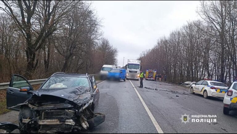 Жахлива автотроща під Франківськом за участі автобуса й авто: відомо про трьох загиблих