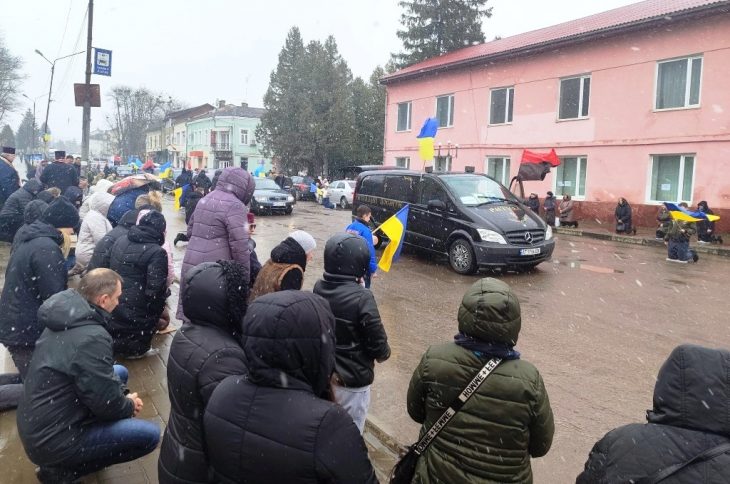 У Тлумачі зустріли загиблого Героя Віталія Богая. ФОТО