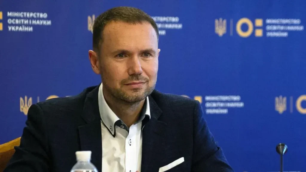 Ексміністра освіти і науки Шкарлета,позбавити всіх докторських ступенів,наявність академічного плагіату у докторській дисертації