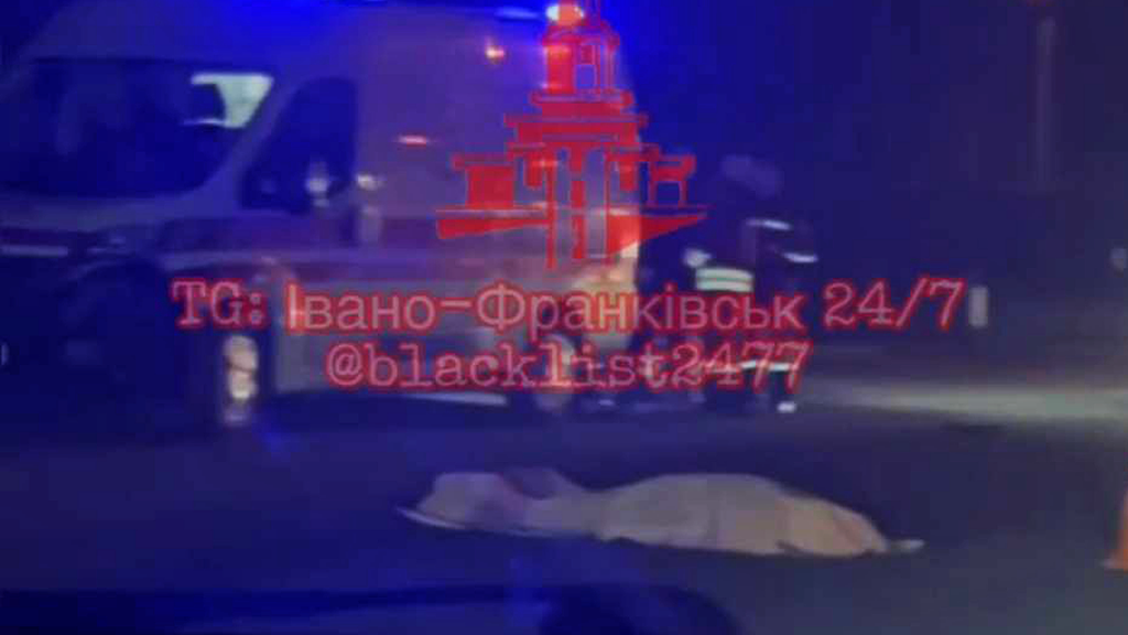 У Франківську на смерть збили людину ВІДЕО