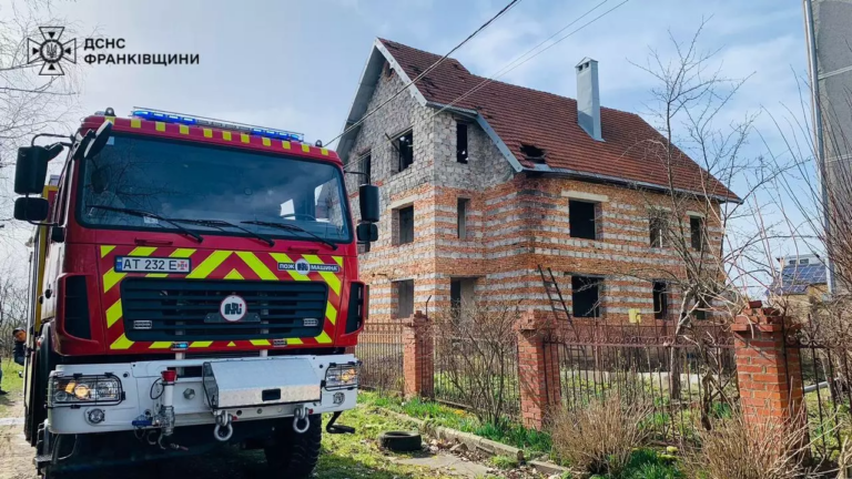 Вогнеборці ліквідували пожежу житлового будинку у Франківській громаді