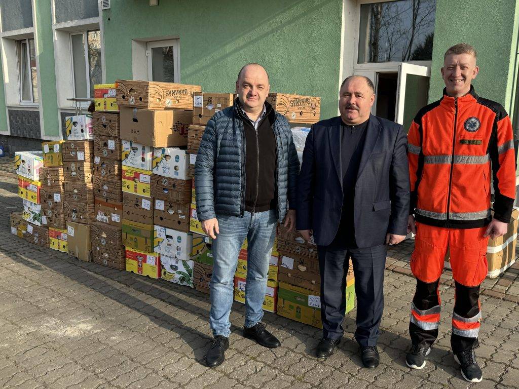 Руслан Савчук передав благодійну допомогу для прикарпатської «екстренки»
