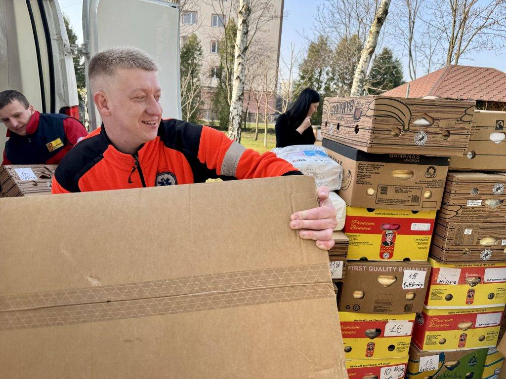 Руслан Савчук передав благодійну допомогу для прикарпатської «екстренки»