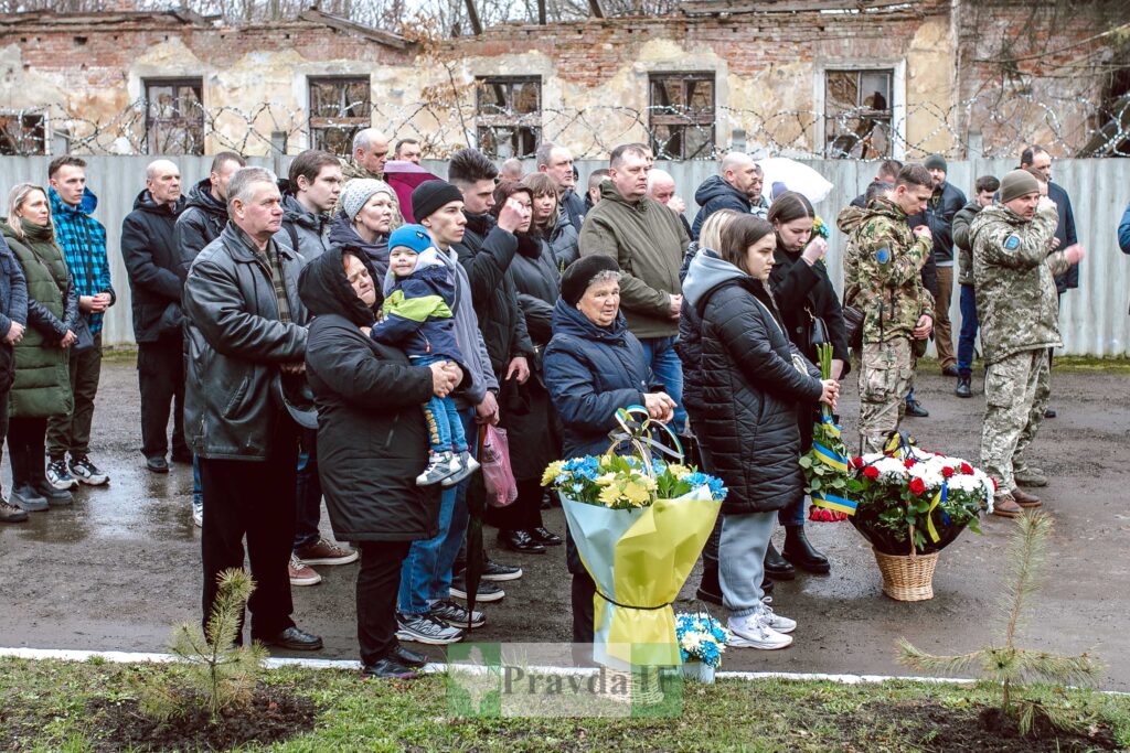 У Франківську відкрили анотаційну дошку загиблому військовослужбовцю Івану Солтисіку