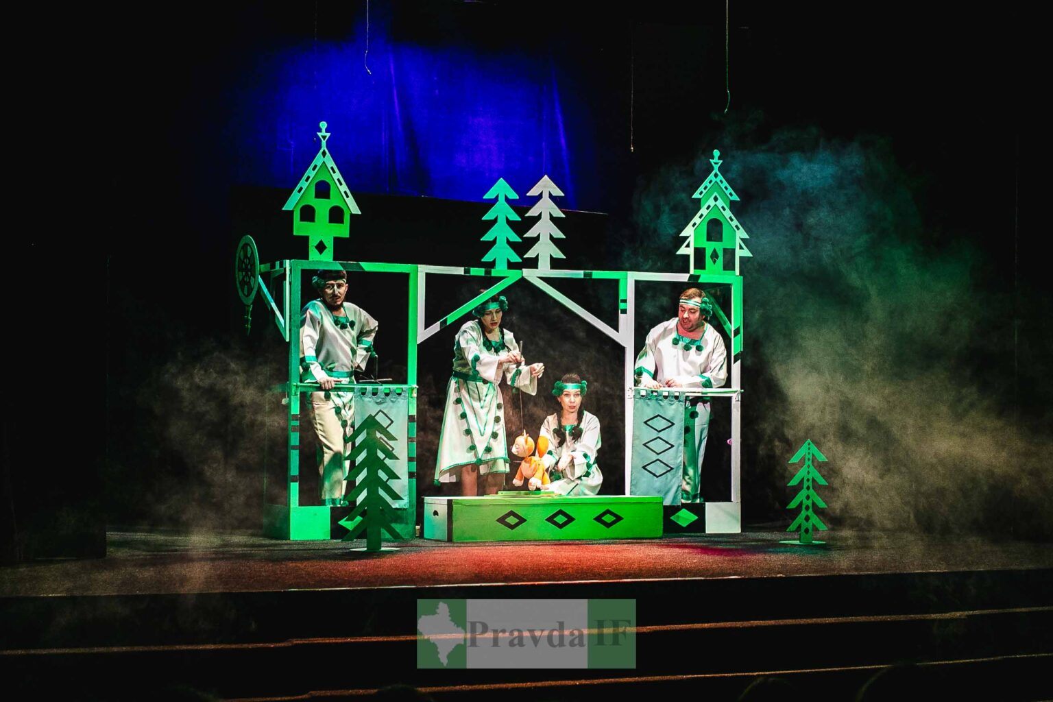 День лялькаря,створенням пальчикових іграшок,Івано-Франківському театрі ляльок імені Марійки Підгірянки