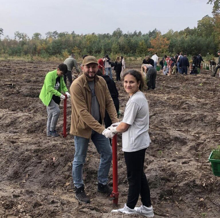 Посади дерево — допоможи Карпатам: прикарпатців запрошують долучитися до  масового висаджування дерев