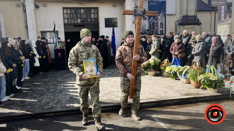 У Коломиї в останню дорогу провели загиблого Героя Івана Борейка