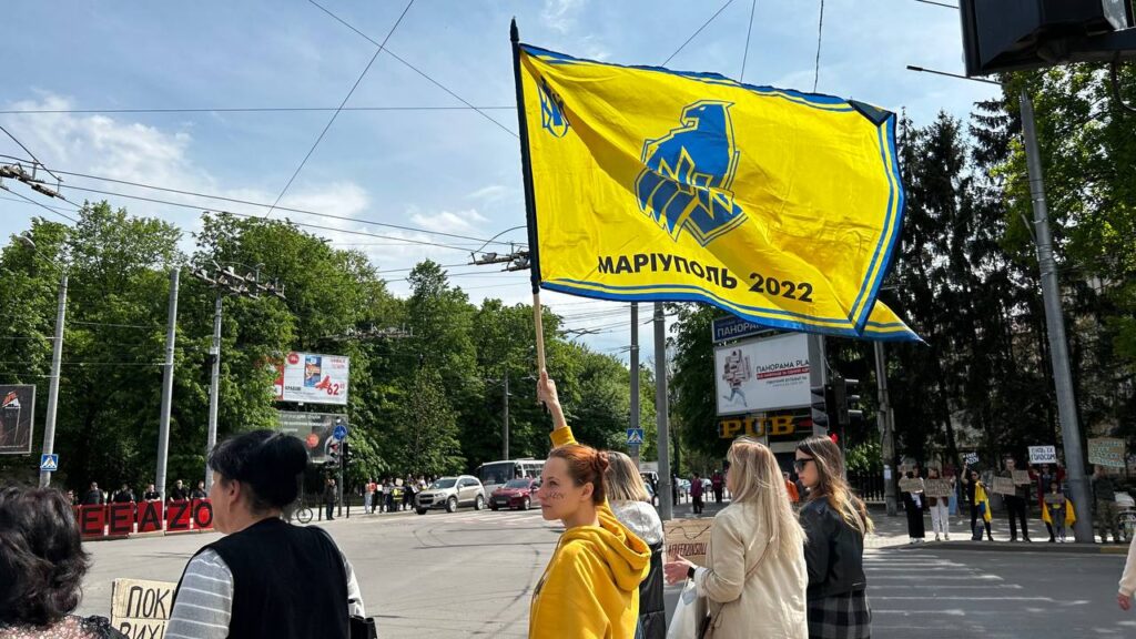В Івано-Франківську знову провели мирну акцію на підтримку полонених з полку "Азов"