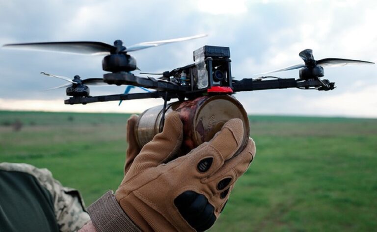 Віталій Кличко передав бригаді Нацгвардії «Рубіж» пів тисячі FPV-дронів