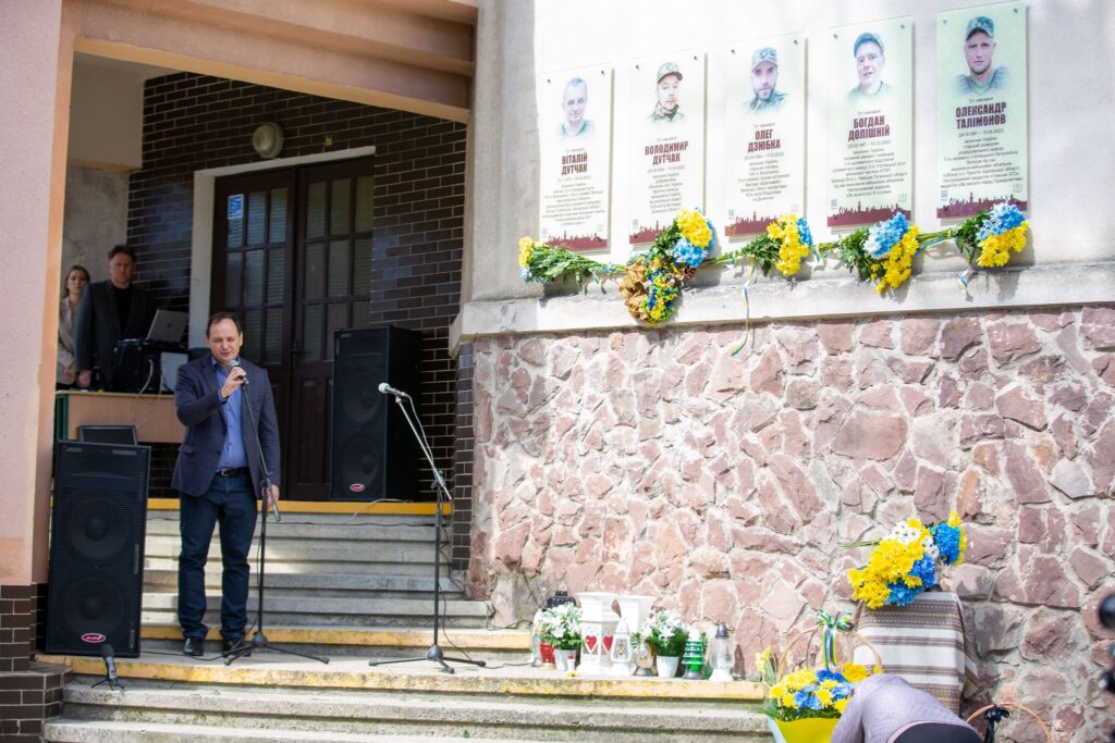 У Франківську відкрили меморіальну дошку полеглому військовому Олександру Талімонову