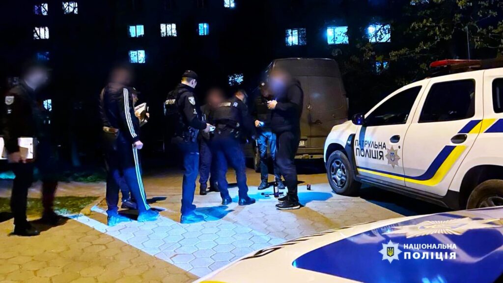 Поліцейські затримали франківця,мисливським ножем вбив 38-річного чоловіка,Поліція Івано-Франківської області