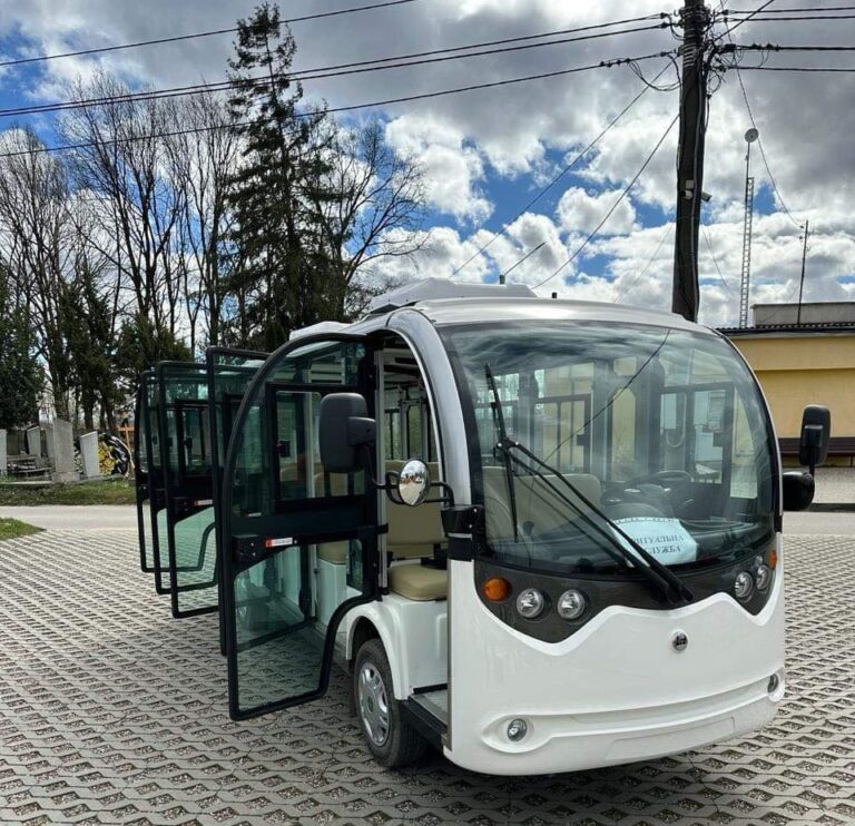 У Франківську на міському кладовищі до Великодня запустять автобус