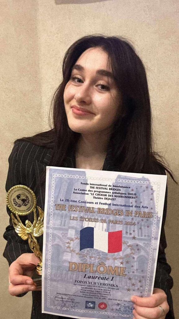 Франківські студенти стали переможцями мистецького конкурсу в Парижі