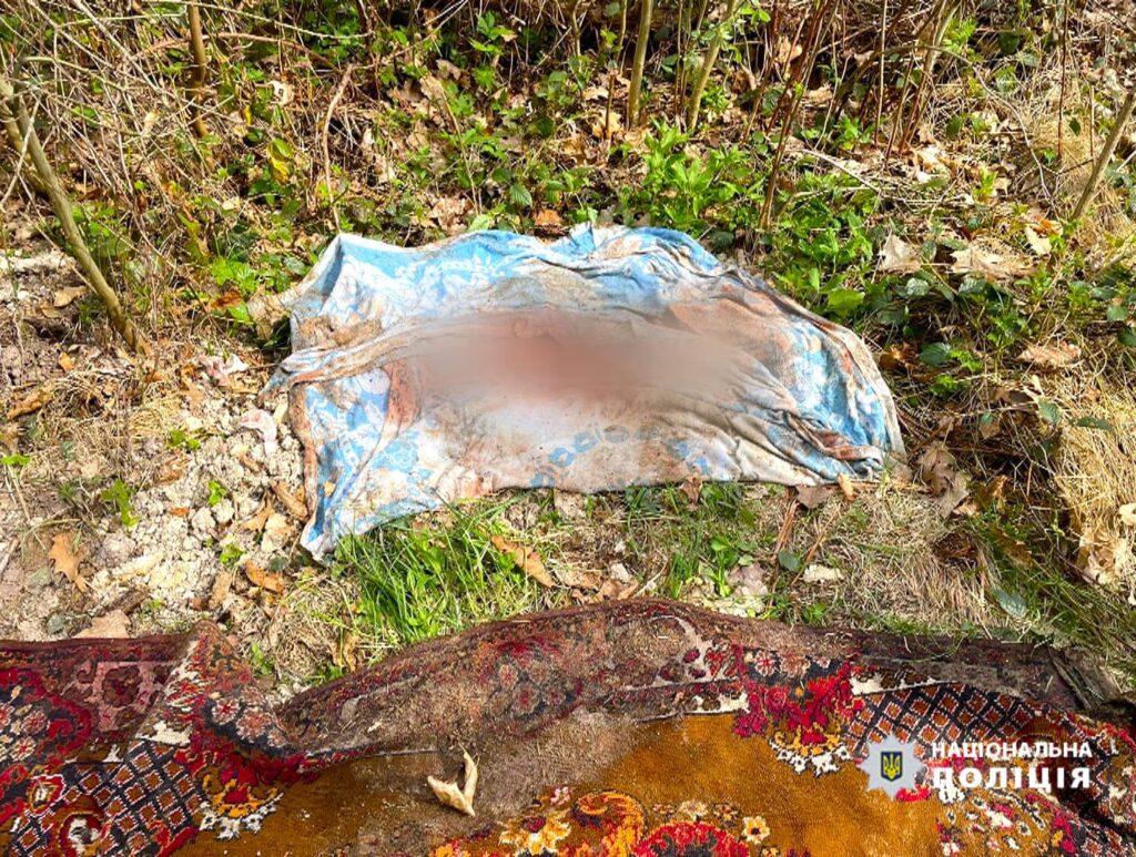 У Калуші вбили чоловіка,заховали тіло в лісі