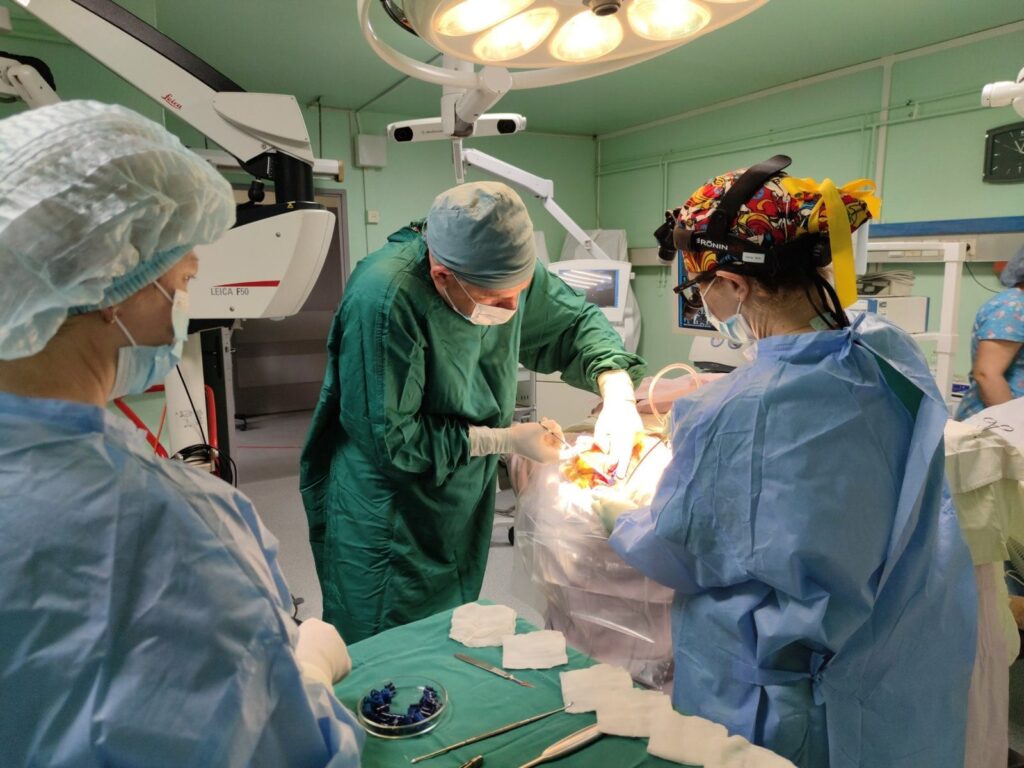 У Франківську провели надскладну операцію на мозку 21-річному пацієнту